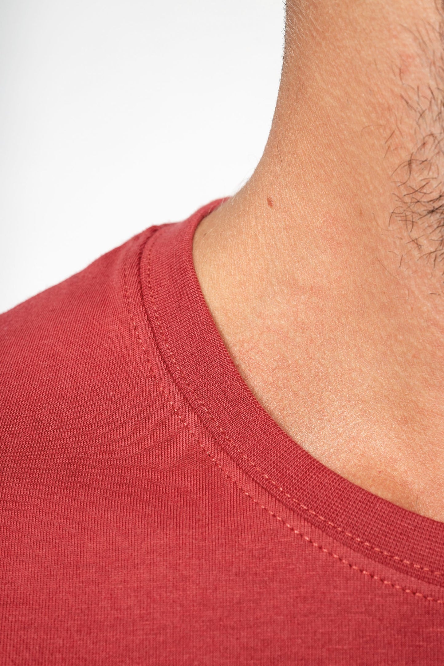 Camiseta Premium - Bordado Pecho