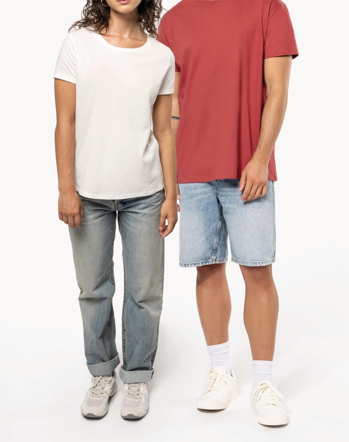 Camiseta Premium - Bordado Pecho + DTF Espalda