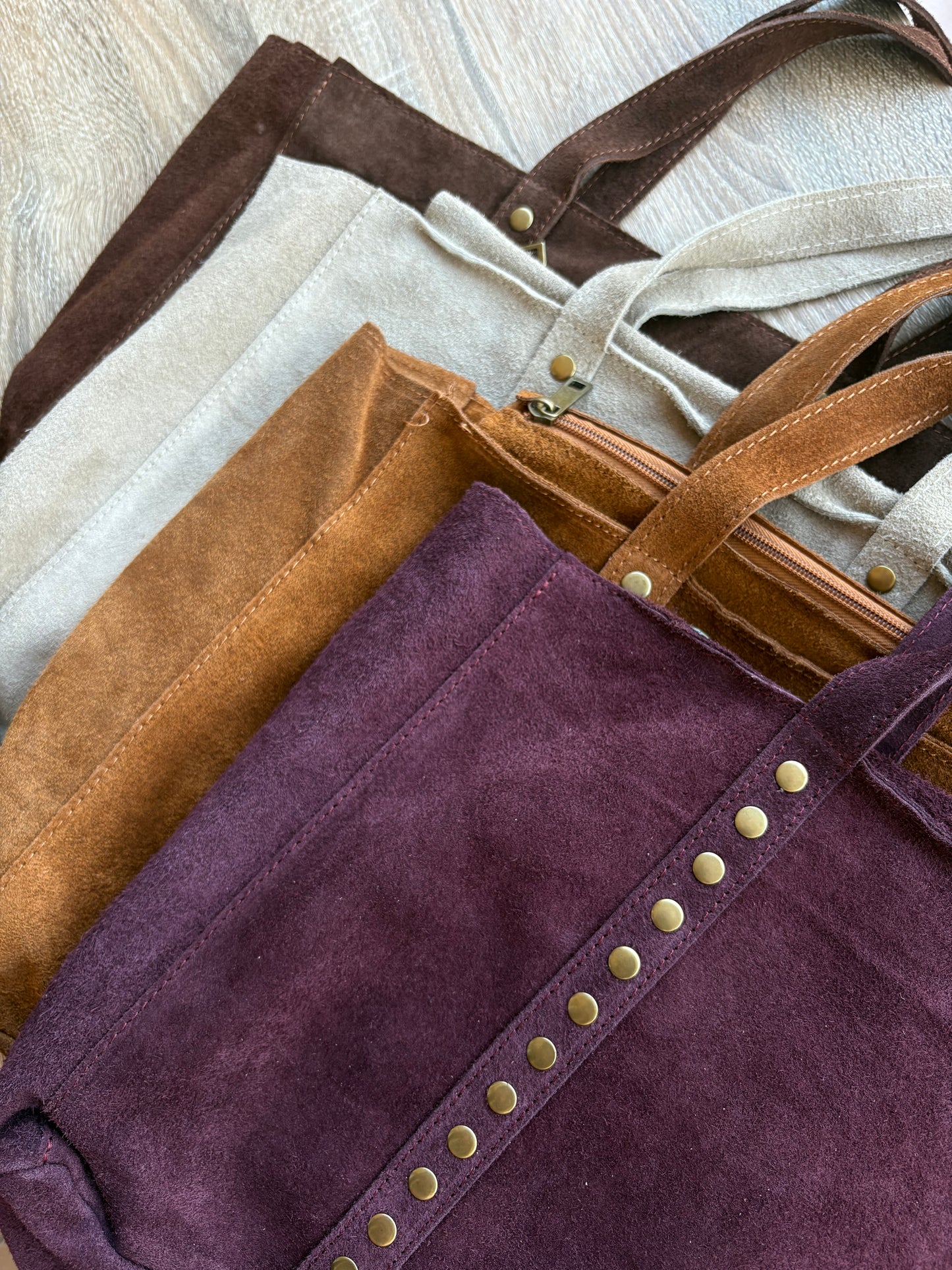Bolso piel ante con tachuelas - Berenjena